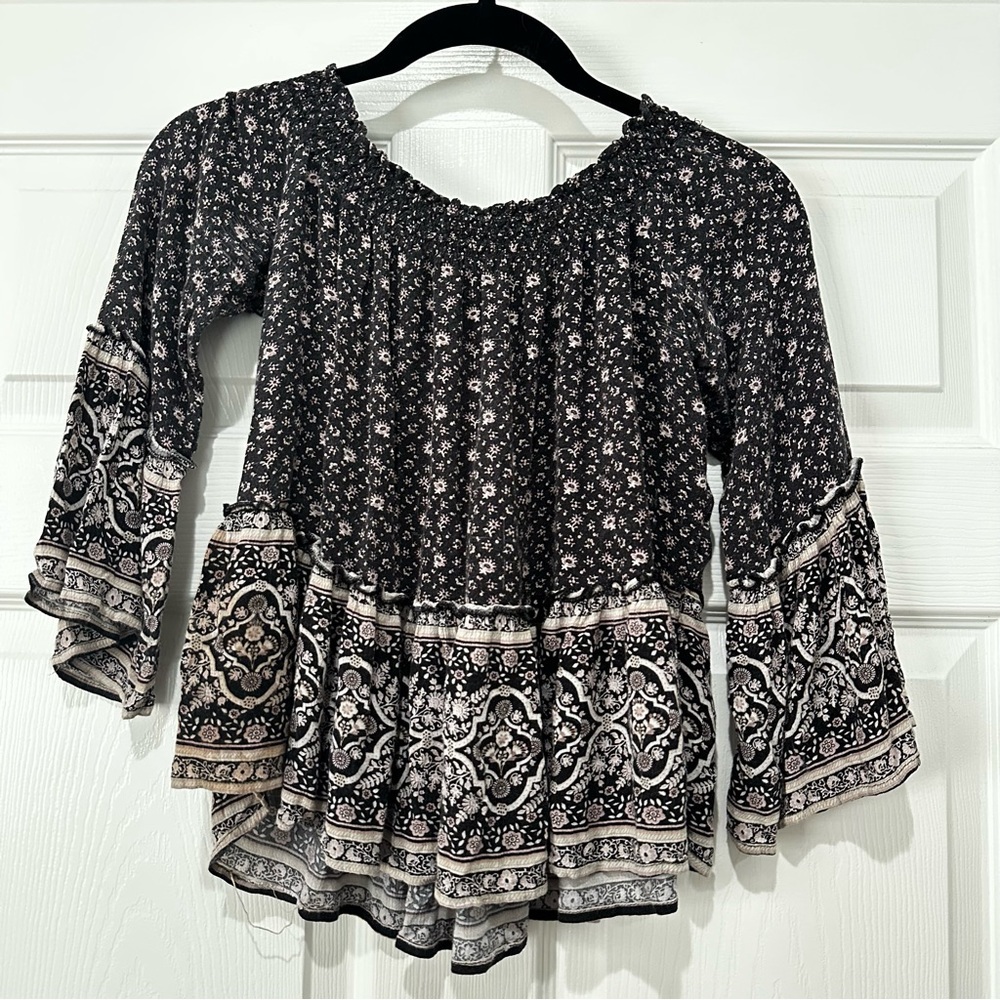 American Eagle Outfitters Black and‎ White Smocked 3/4 Sleeve Blouse Fairycore